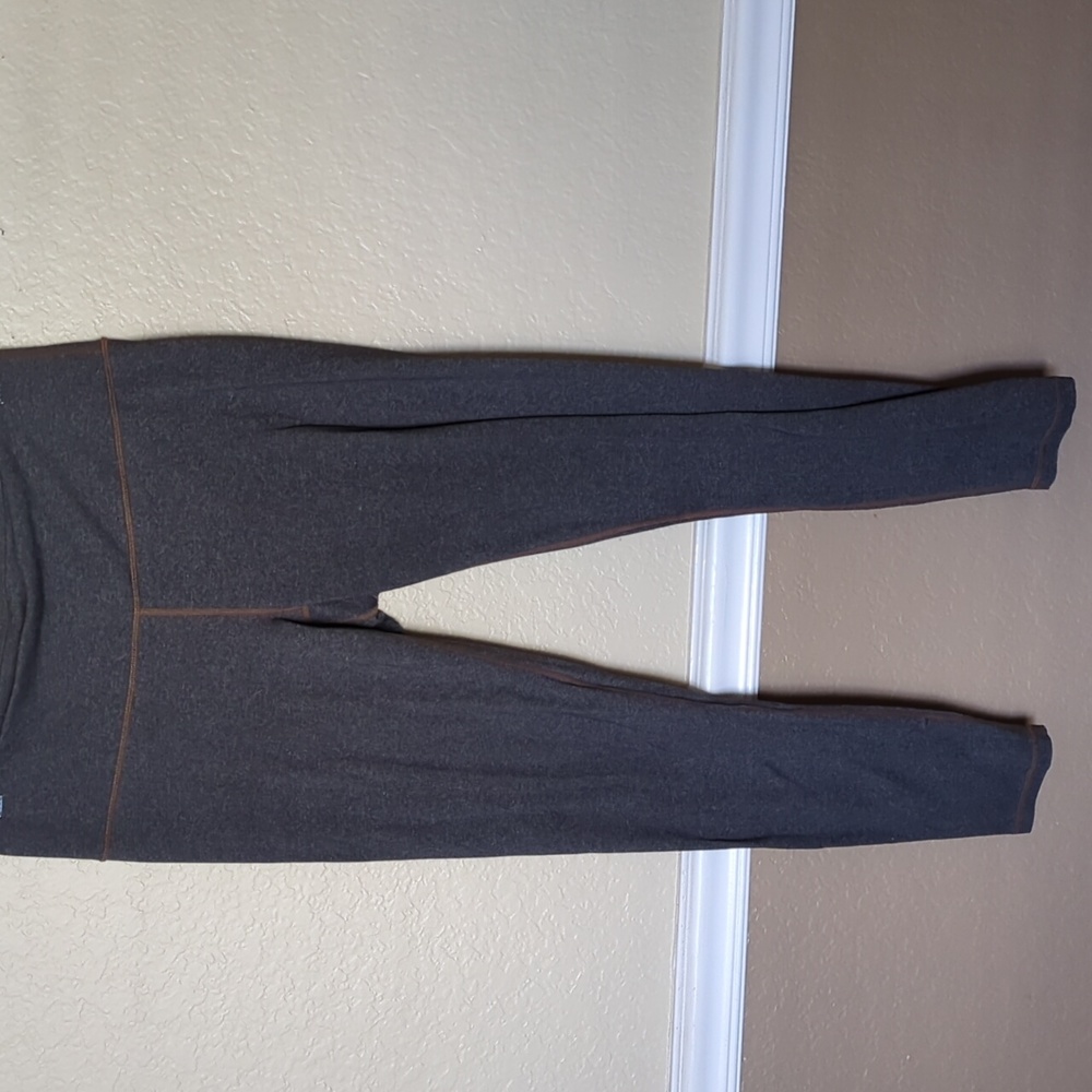 Prana leggings heathered gray with light brown stitching in L